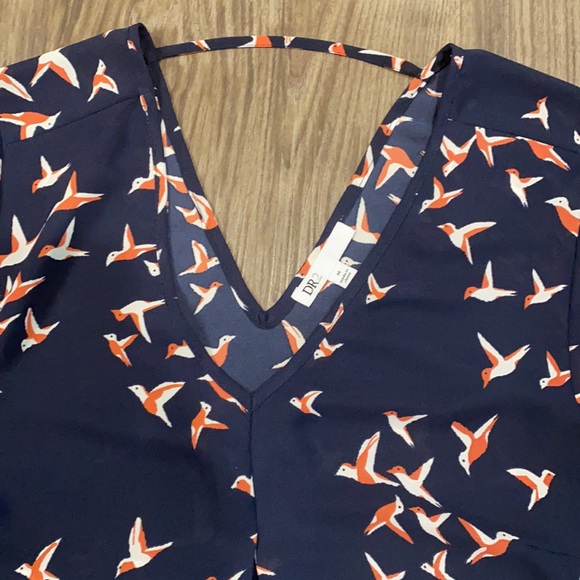 COPY - Women’s Top - Picture 3 of 8